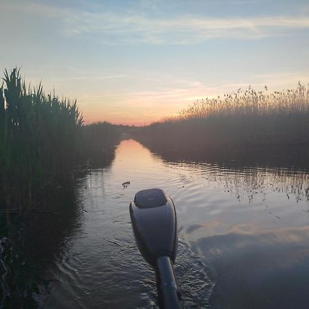 Pfahlbau Sunset I Toplage Elektroboot Inklusive Rust Exteriör bild