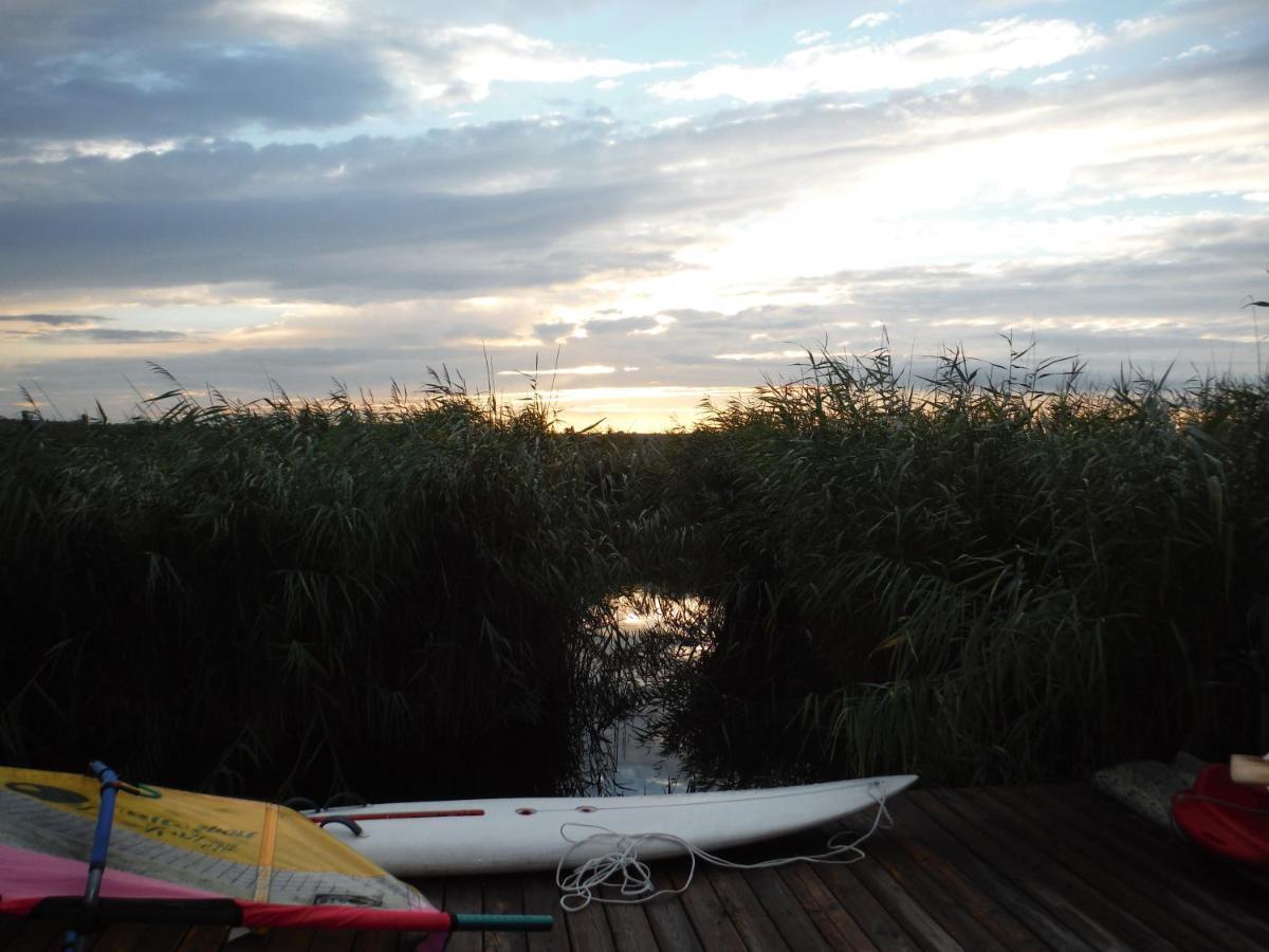 Pfahlbau Sunset I Toplage Elektroboot Inklusive Rust Exteriör bild